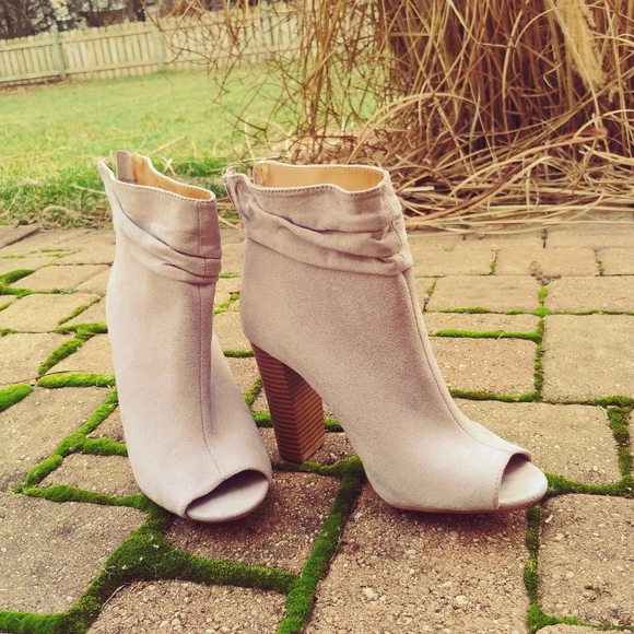 EXPRESS Open-toed, Faux Suede Boot - Picture 3 of 5